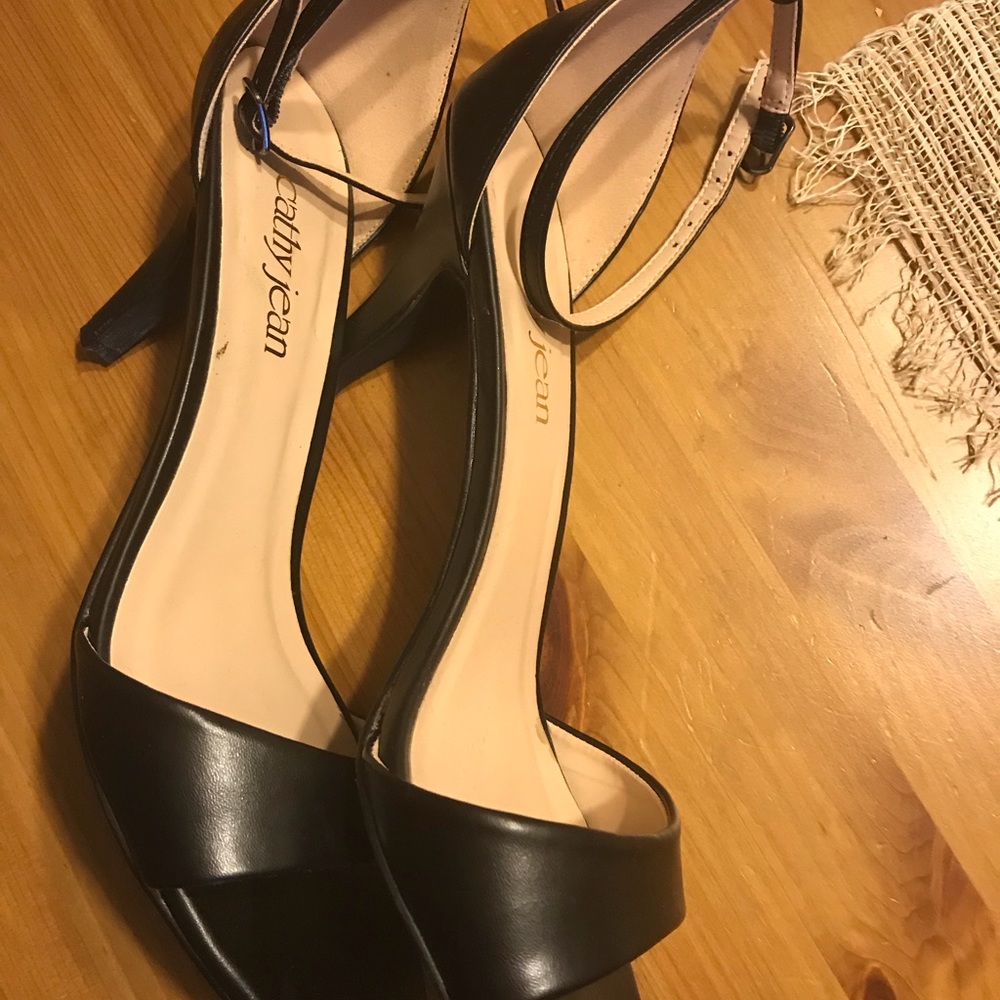 Black strappy heels - Picture 3 of 8